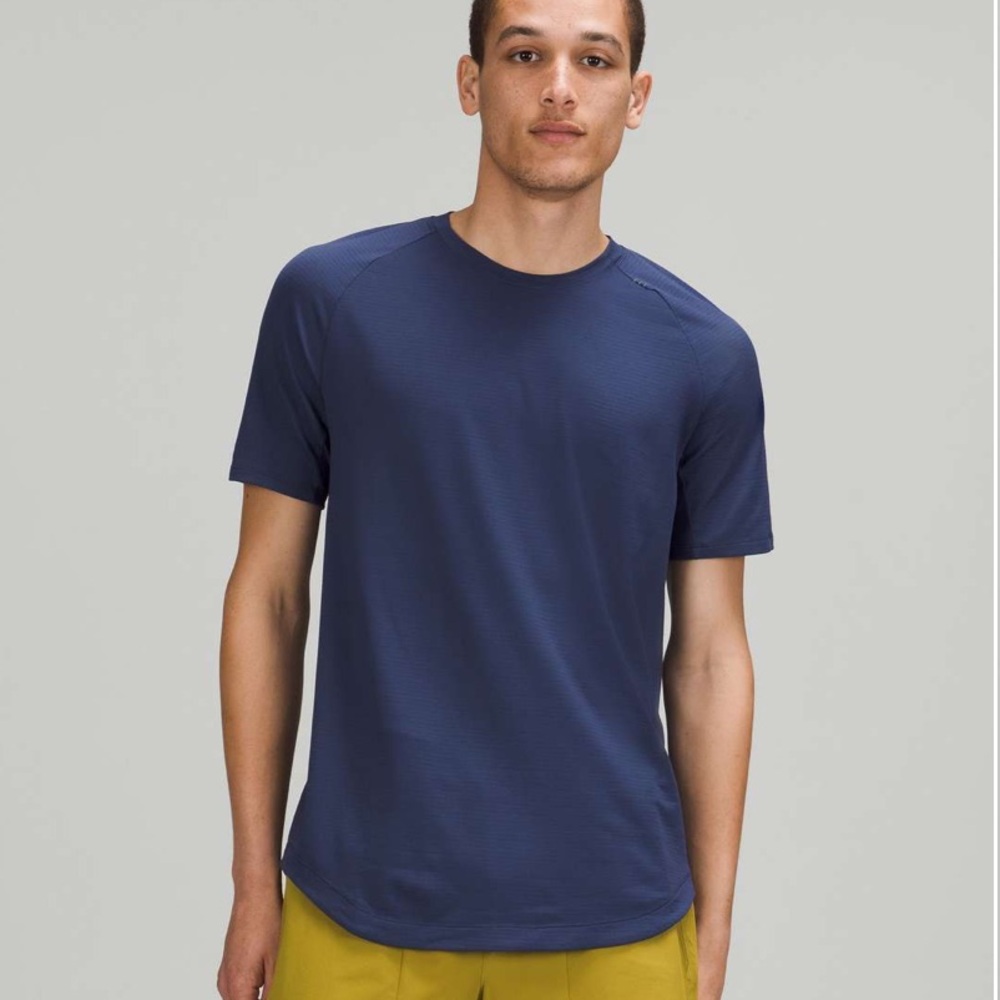 Lululemon License to Train Short Sleeve Shirt LM3EJUS